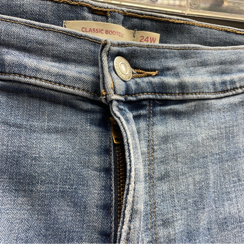 Levi's Blue Boot Cut Jeans with Classic Stitching Sz 24W - Picture 6 of 7
